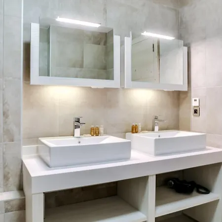 Moderne 4 Pieces A Village Avec Parking - Fr-1-562-15 شقة *